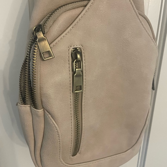 Altar’d Sate-Desert Traveler Sling Bag - Picture 2 of 5